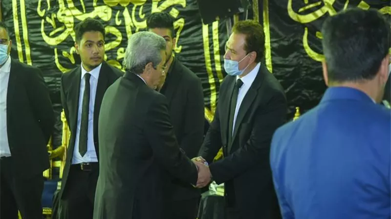 محمود سعد يشارك فى عزاء الفنان محمود ياسين بالشيخ زايد