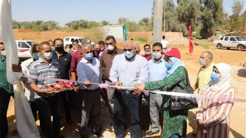 محافظ الوادي الجديد يفتتح محطة تنقية الشبابة بالداخلة .صور