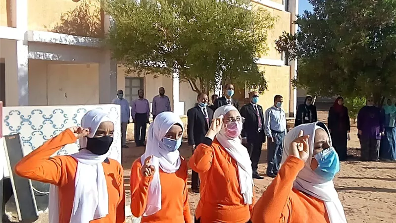 انتظام العملية التعليمية وسط إجراءات احترازية بمدارس الوادى الجديد.صور