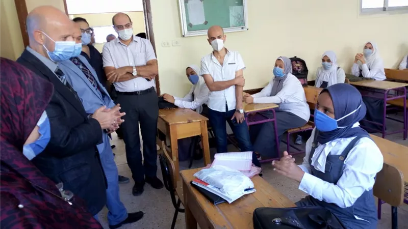 وكيل وزارة الصحة بالشرقية يتفقد حملة التطعيم بالمدارس والإجراءات الوقائية بها
