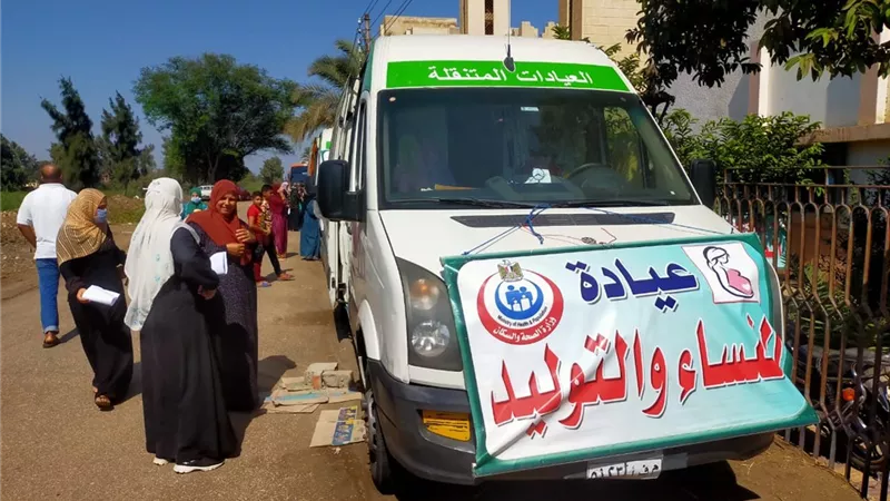 الكشف الطبي علي ١٤٠٠ مريض بالقافلة الطبية العلاجية بههيا