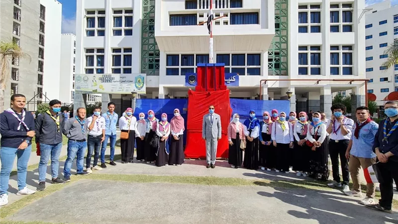 جامعة دمنهور تستقبل الطلاب بتحية العلم فى العام الجامعى الجديد