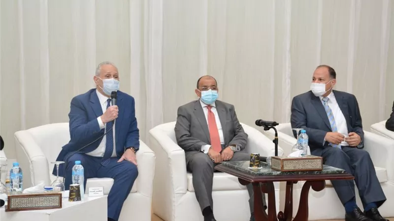 محافظ أسيوط يشارك فى إطلاق المرحلة الثانية للمبادرة الرئاسية 