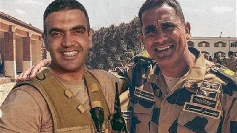 بكلمات مؤثرة.. امير كرارة ينعى رحيل والدة الشهيد المنسي