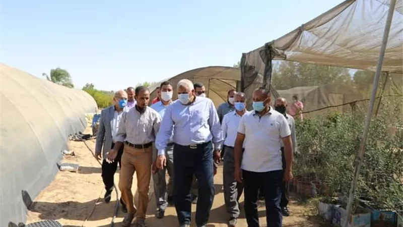 محافظ الوادى الجديد يدعم مشتل