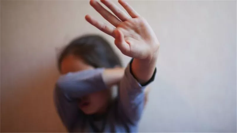 بسبب نزاعات عائلية.. قتل طفلة في الثالثة من عمرها بعد اغتصابها