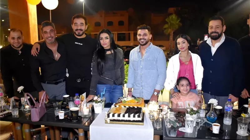 سيكا سمير يفاجئ محمد رشاد ويحتفل بعيد ميلاده