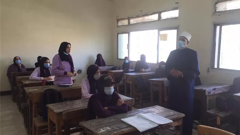 رئيس قطاع المعاهد الأزهرية للطلاب: عليكم الالتزام بالمنهج الأزهري لنشر الوسطية في المجتمع