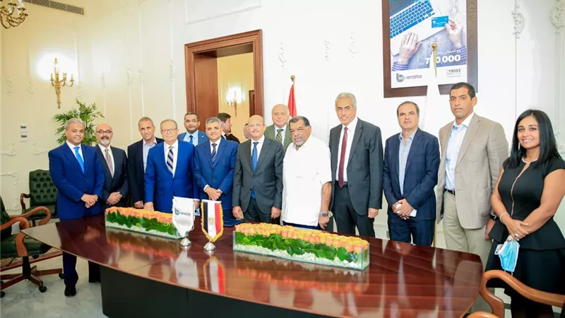 اعادة افتتاح فرع العروبه لبنك قناة السويس بعد تطويره ... صور