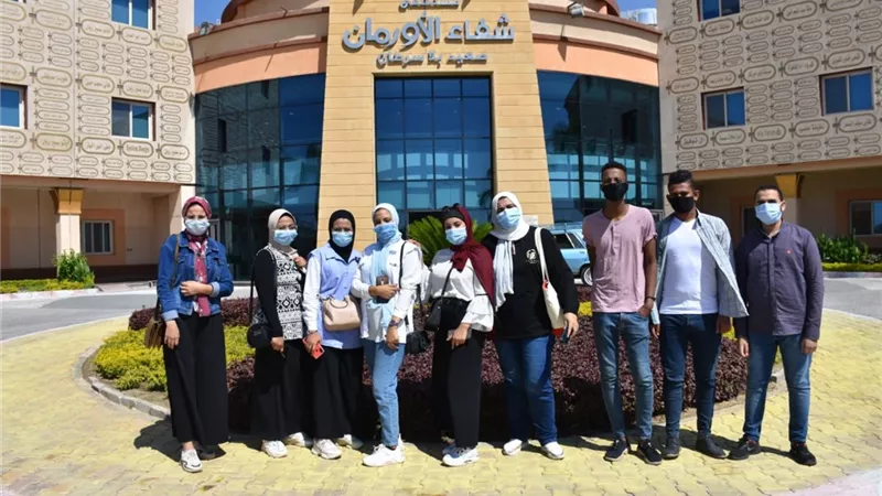 أعضاء مبادرة luxor viitor يدعمون مستشفى شفاء الاورمان لعلاج الاورام بالأقصر
