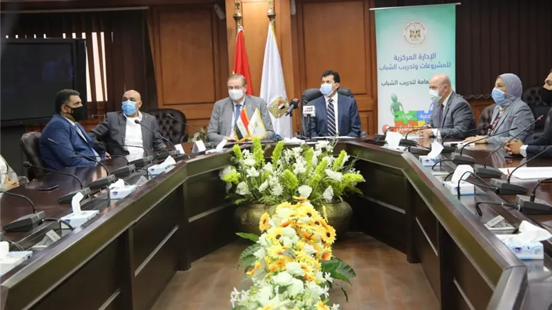 وزير الشباب والرياضة وصندوق الأمم المتحدة للسكان يطلقان مبادرة 