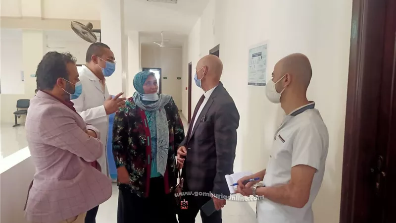 فى زيارة تفقدية وكيل وزارة الصحة بالشرقية يتابع منافذ تقديم الخدمة الطبية بالعاشر من رمضان