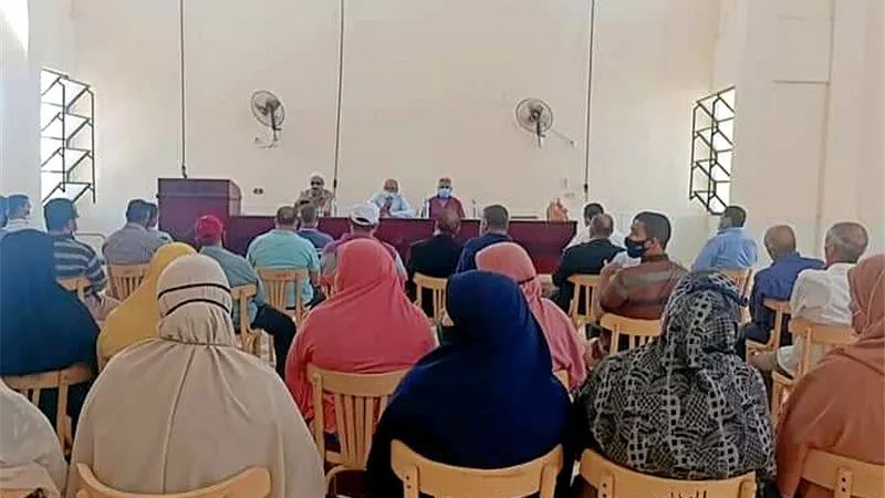 القصر تستضيف ندوة بيطرية عن تحصينات الماشية بالوادى الجديد.صور