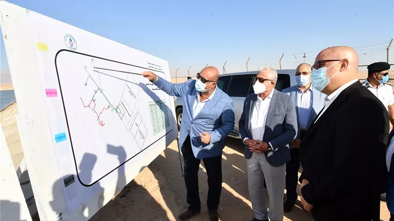 وزير الإسكان ومحافظ جنوب سيناء يتفقدان محطة معالجة الصرف الصحى..صور