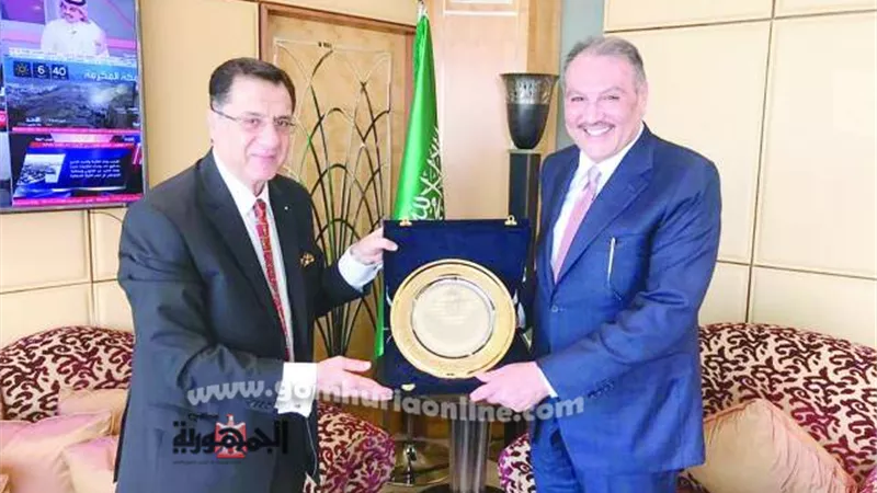 السفير السعودي بالقاهرة يؤكد أهمية دور إعلام البلدين في صد الحملات المغرضة لأعداء التنمية والاستقرار