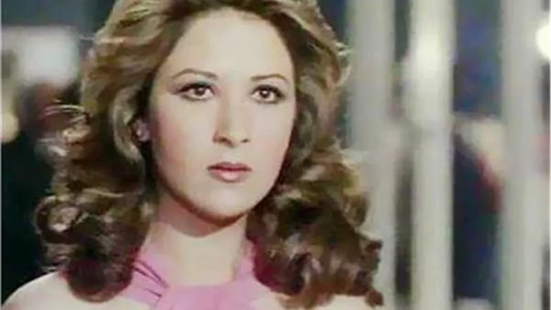 ظهور نادر للفنانة بوسي .. صور