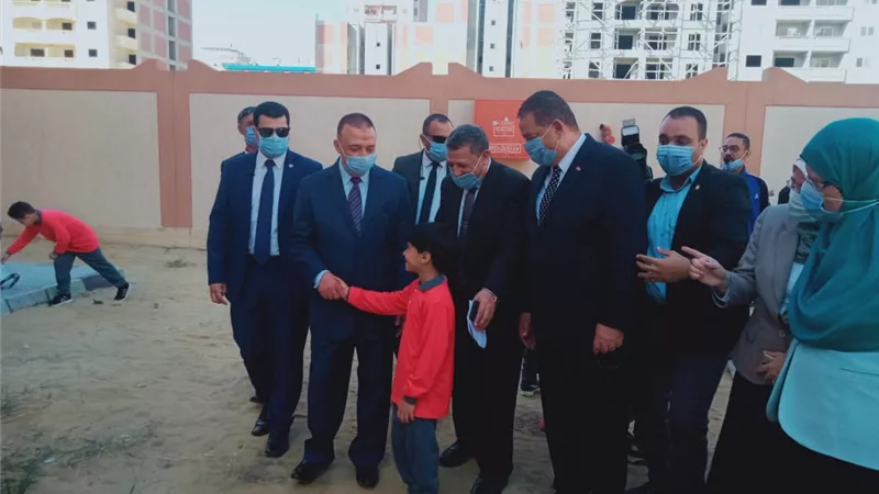 محافظ الاسكندريه يفتتح ٣مدارس جديده