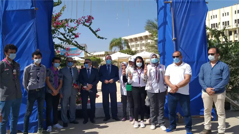 رئيس جامعة الفيوم يستقبل الطلاب الجدد ويشارك بمعسكر الشباب