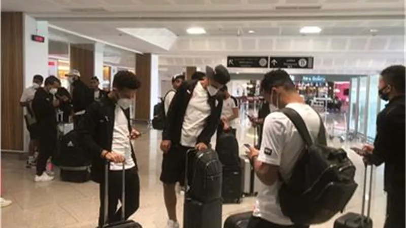بعثة الزمالك تستعد لمغادرة مطار المغرب عائدة للقاهرة