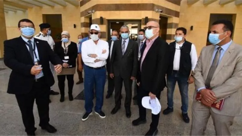 وزير الإسكان وفودة يتفقدان جامعة الملك سلمان الدولية بشرم الشيخ