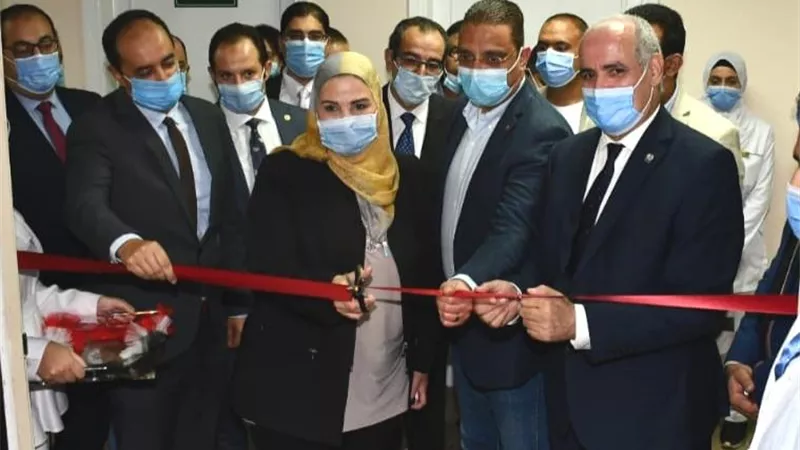 وزيرة التضامن الإجتماعي تتفقد وتفتتح عددا من المشروعات بالمحافظة