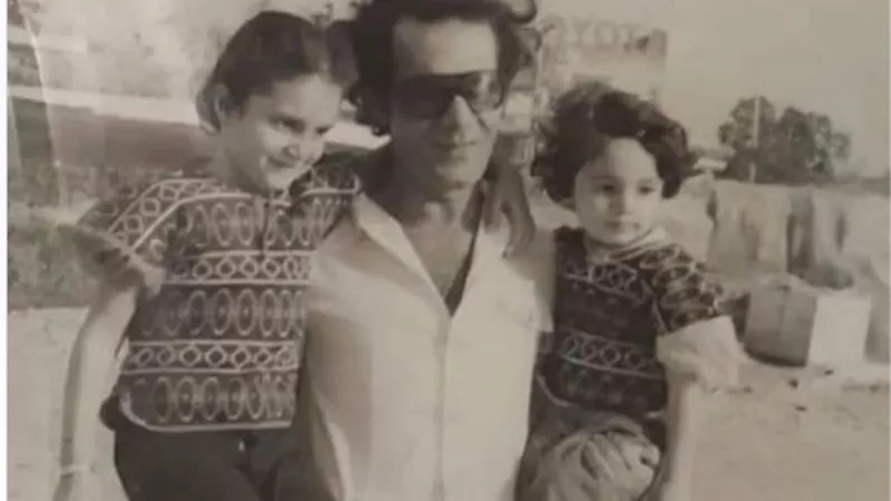 شاهد.. عمرو محمود ياسين برفقة شقيقته مع والده من أيام الطفولة