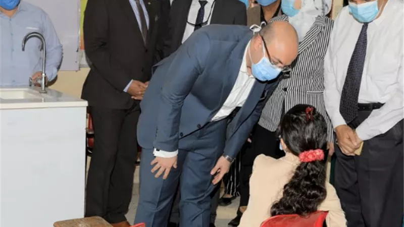 محافظ بني سويف يتابع المنظومة التعليمية بمدارس المحافظه