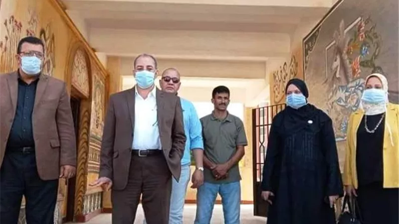 مدير التأمين الصحى يتفقد عيادة القرين ومدارس المدينة.. بالصور