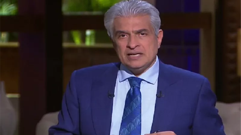 الإبراشي: وزير الإعلام طموحاته أكبر من إمكانياته