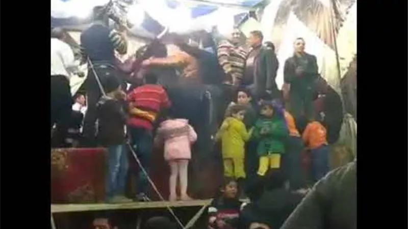 «الجوازة باظت.. وبدل الزغاريد دموع».. معركة بالرصاص بين أسرتي عروسين بسبب ترتيب حفلة الزفاف