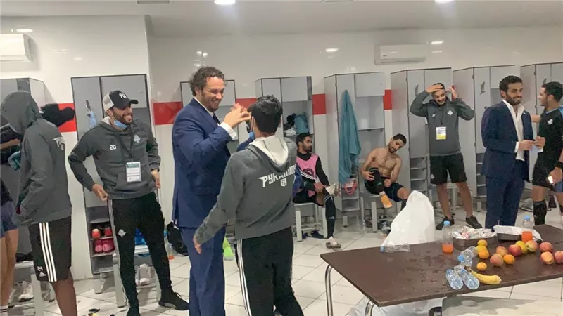 ممدوح عيد يهنئ لاعبي بيراميدز بالتأهل لنهائي الكونفدرالية .. صور