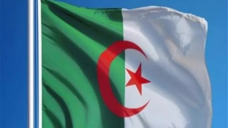 بتهم الفساد.. رفع الحصانة عن رئيس حزب معارض بالجزائر