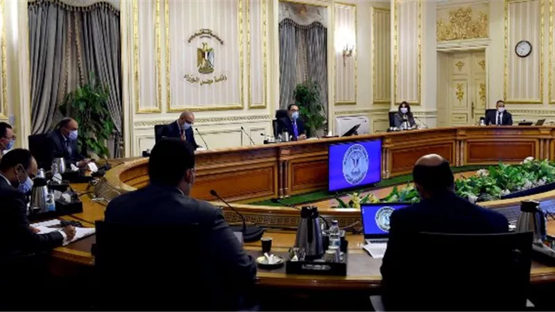 مشروعات على غرار الأسمرات.. مدبولي يتابع جهود حصر الأراضى اللازمة لتطوير المدن القديمة