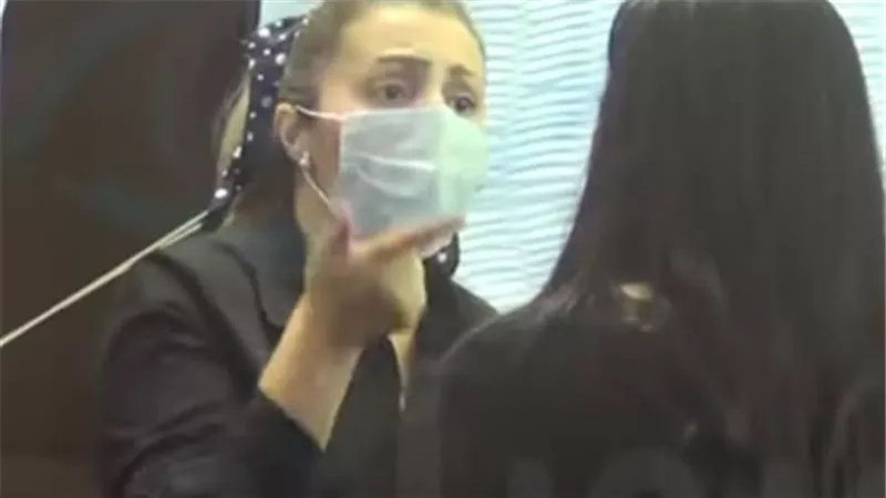 حكاية خناقة رانيا محمود ياسين مع ابنة رداء الجداوى فى عزاء والدها