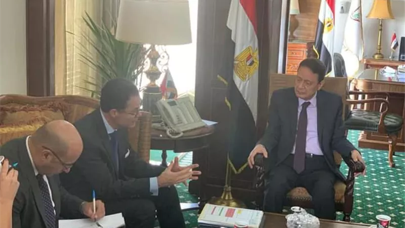 رئيس الأعلى للإعلام يلتقي السفير الفرنسي في القاهرة