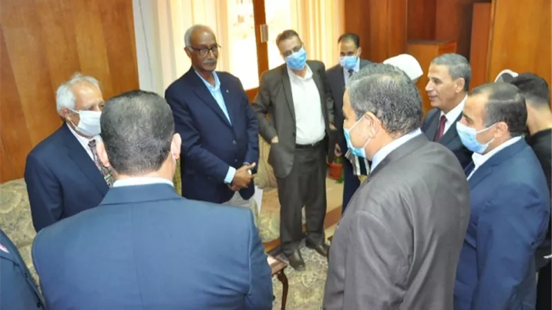 رئيس جامعة كفرالشيخ يتفقد الامتحان التأهيلى للدكتوراة بكلية التربية الرياضية.صور