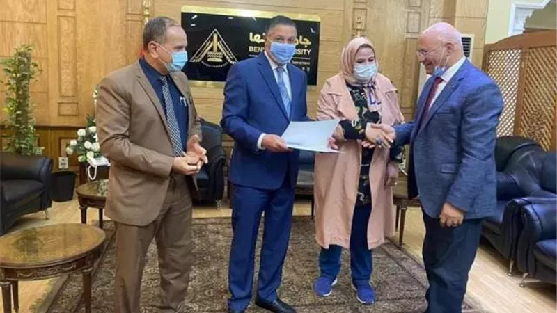 رئيس جامعة بنها يكرم القيادات الجامعية المشاركة في الجودة الادارية