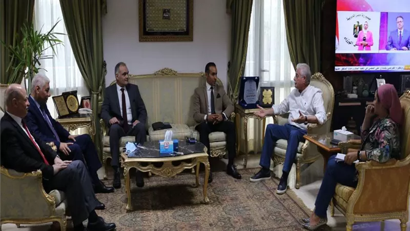 فوده يبحث تطبيق تكنولوجيا التتبع الالكترونية لوسائل الانتقال بشرم الشيخ وطور سيناء