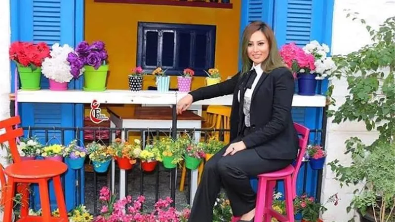 إطلالة مبهجة للنجمة رحاب الجمل فى أحدث ظهور لها