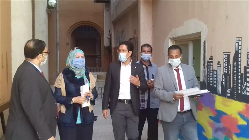نائب رئيس جامعة بنها للدراسات العليا يتفقد سير الدراسة بالتربية النوعية