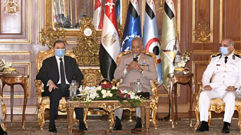 بمناسبة الذكرى 47 لإنتصارات أكتوبر وزير الداخلية وقيادات الشرطة يقدمون التهنئة لوزير الدفاع