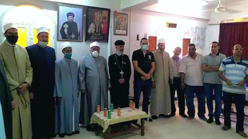 وفد ازهرى يزور كنيسة الداخلة لدعم أواصر العلاقات وسماحة الأديان بالوادى الجديد