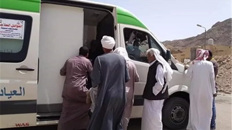 نخبة من أساتذة الجامعات المصرية بمستشفي طور سيناء العام السبت