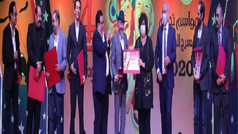 تكريم عمرو سعد وعبد الجليل وأحمد أمين ومحمد ثروت بمواسم نجوم المسرح الجامعي.. صور