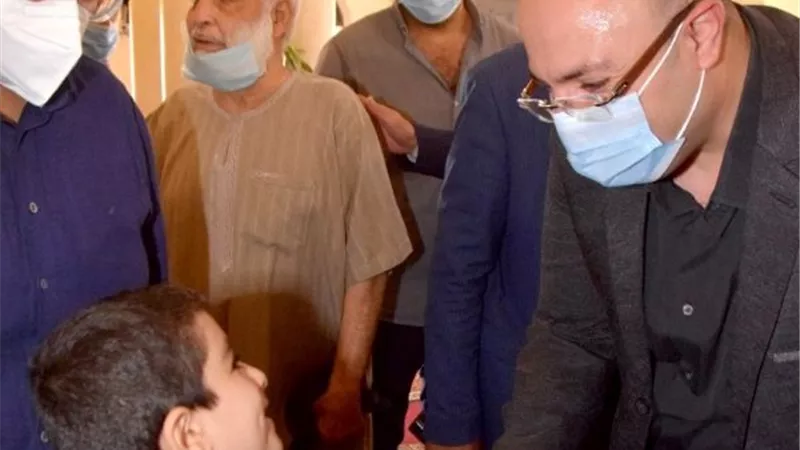محافظ بنى سويف يلتقى المواطنين أثناء جولته.. بالصور