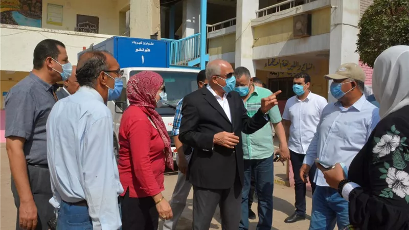 محافظ الجيزة يتفقد المراكز الانتخابية بالعمرانية والدقى والعجوزة