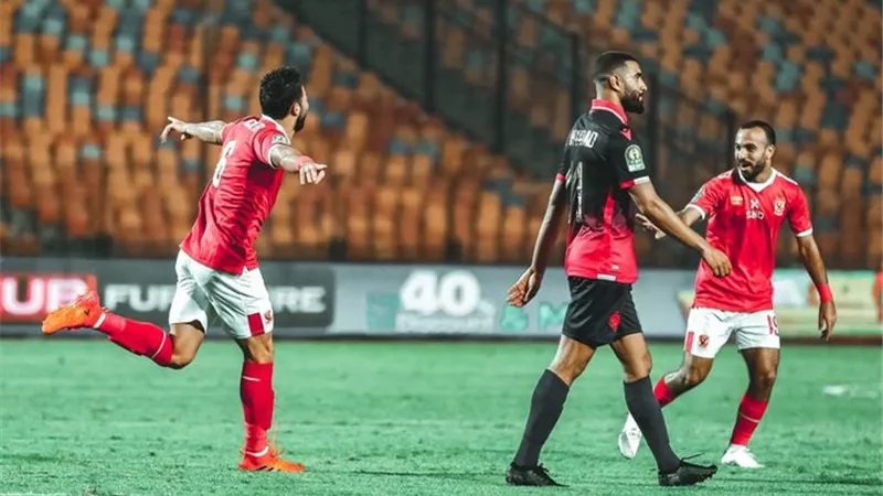 بعد الخسارة من الأهلى .. الوداد يسخر من رضا عبد العال: “أصبحت أضحوكة أيها المهرج”