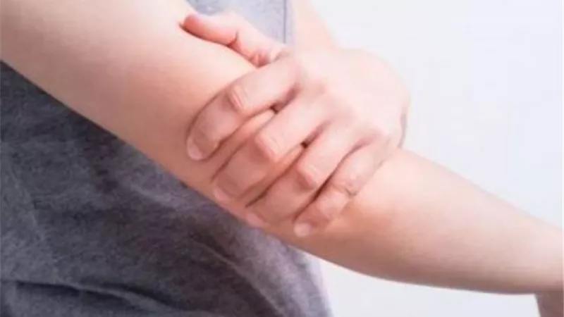 اطمئن.. ليس كل الام اليد اليسرى تعنى نوبة قلبية الا فى هذه الحالة