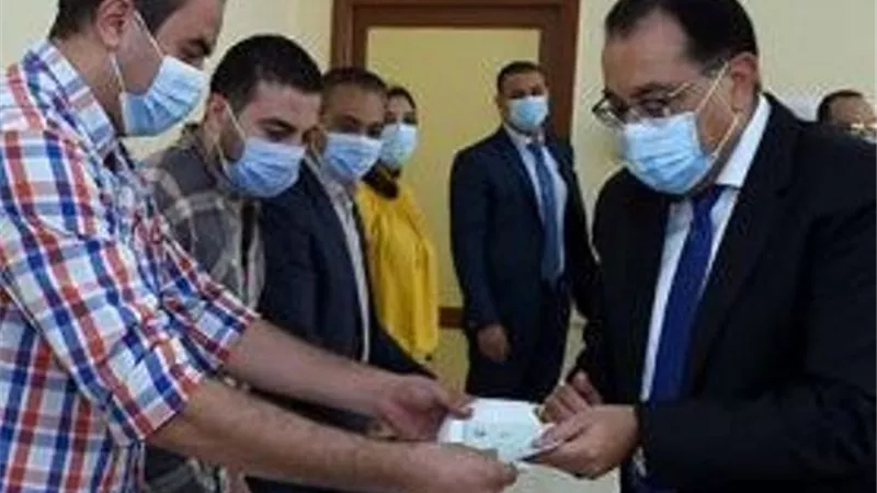 بعد الادلاء بصوته في لجنة الشيخ زايد .. رئيس الوزراء يحث المواطنين على المشاركة في الانتخابات