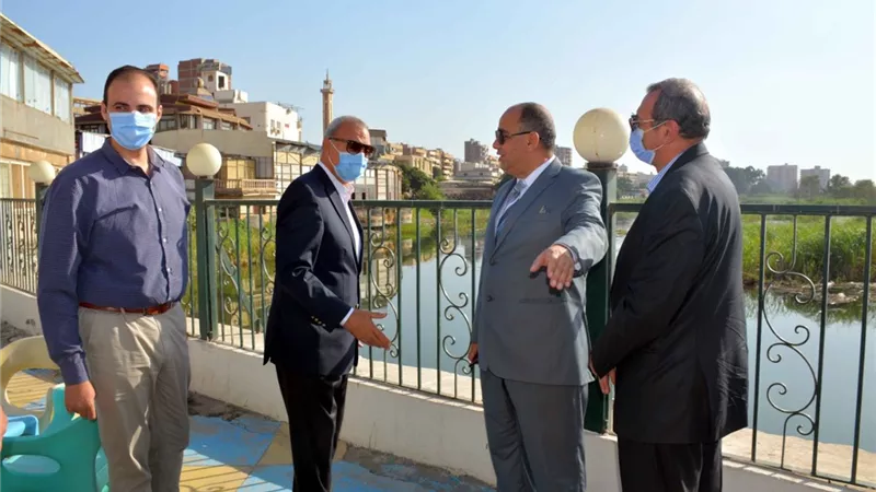 المحافظ ومدير الأمن تابعا أعمال إنشاء المرحلة الثانية من ممشى النيل ببنها